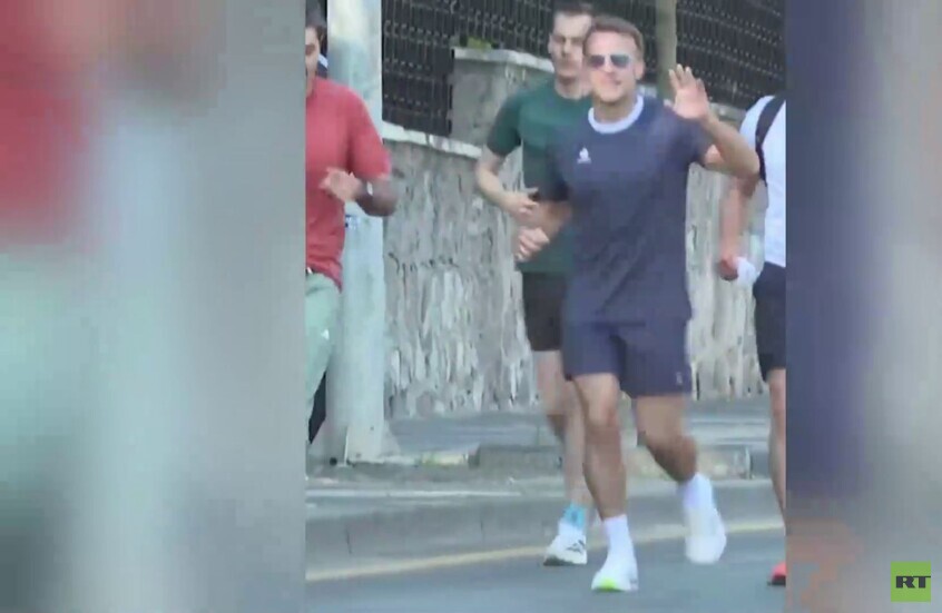 تركيا.. ماكرون يخطف الأنظار بجولة جري في شوارع أنقرة