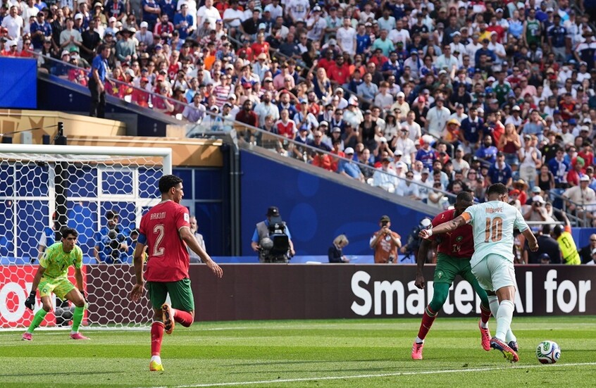 "الفيفا" يحدد أفضل لاعب في مباراة المغرب وفرنسا