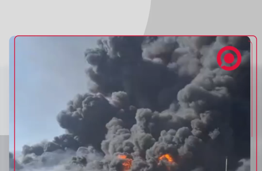 انفجار ضخم في مصفاة نفط غرب إيران وجهود مكافحة الحريق مستمرة