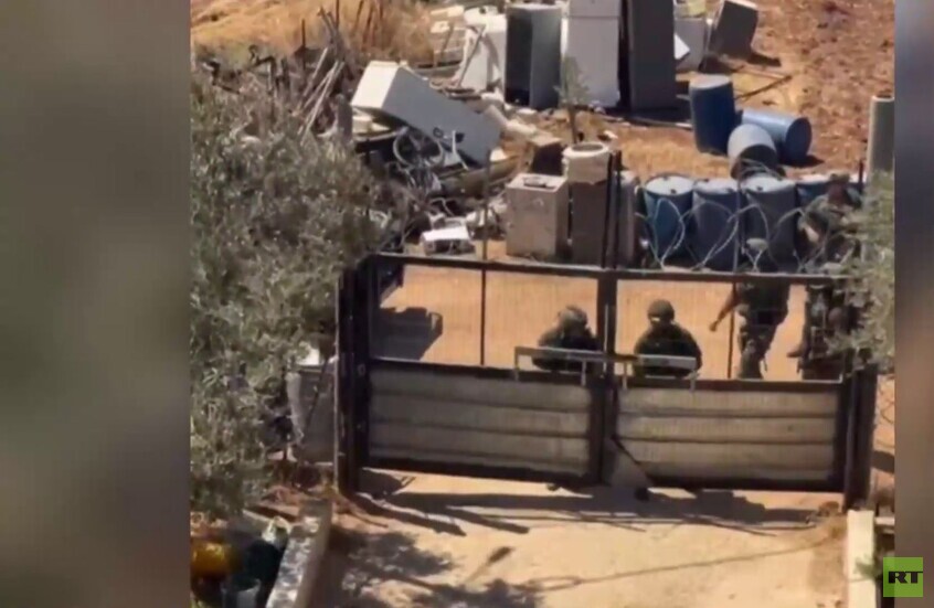 الضفة الغربية.. إصابة عدد من الفلسطينيين نتيجة اعتداء القوات الإسرائيلية على منزل في قرية المغيّر