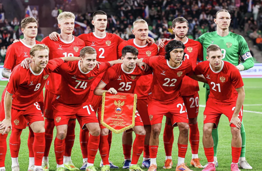 بينهم ممثلو 7 دول عربية.. 13 عضوا في مجلس "الفيفا" يدعمون عودة روسيا لكرة القدم العالمية