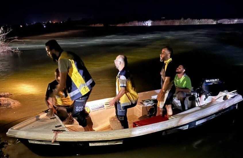 سوريا.. مصرع طفلين وفقدان آخرين إثر غرق عبارة في نهر الفرات بدير الزور