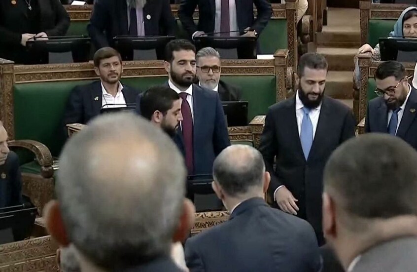 خبير الدستور يقود البرلمان السوري: العواك رئيساً لمجلس الشعب في دورته التأسيسية