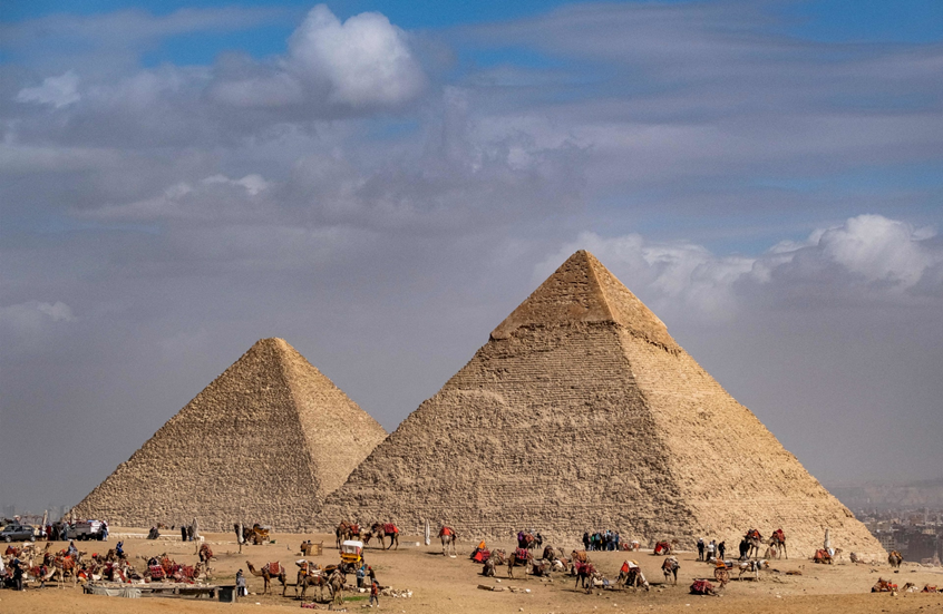 ساويرس يعلق على حقيقة اعتزامه بناء ملعب رياضي بمنطقة الأهرامات