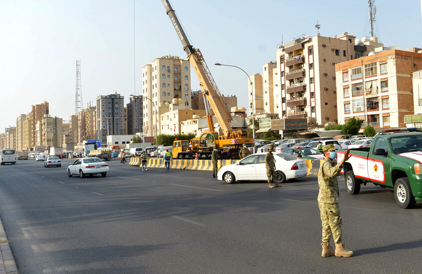 الجيش الكويتي يعلن التصدي لأهداف جوية معادية