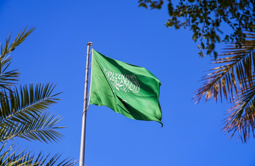 إيران تشن أول هجوم على السعودية منذ 4 أشهر.. إنذارات في الخرج وينبع وأنباء عن استهداف قاعدة أمريكية