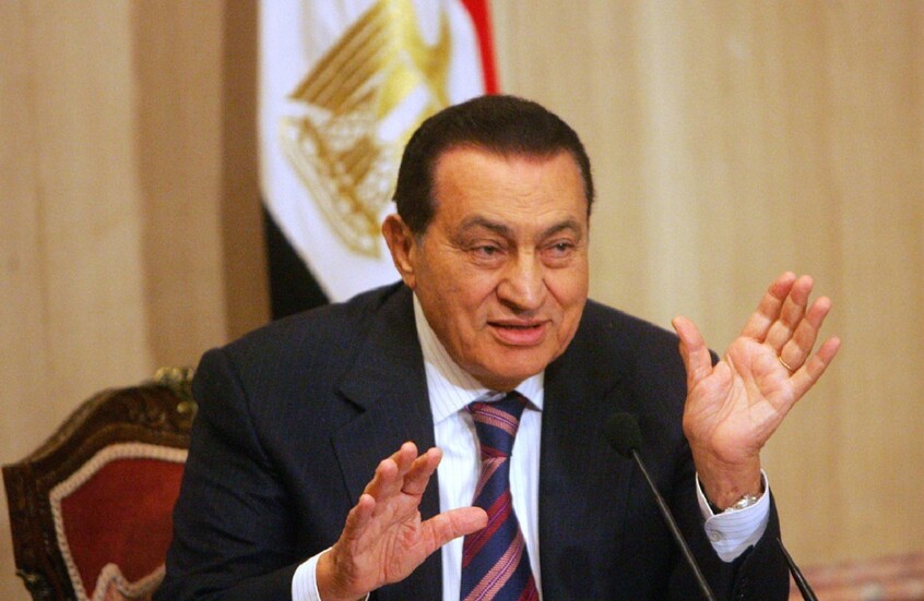 سجال جديد بين علاء مبارك ويوسف بطرس غالي.. والدولار يشعل النقاش