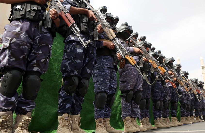تداول تسجيل صوتي لتحذير الحوثيين السفن السعودية من الإبحار في البحر الأحمر وخليج عدن (فيديو)