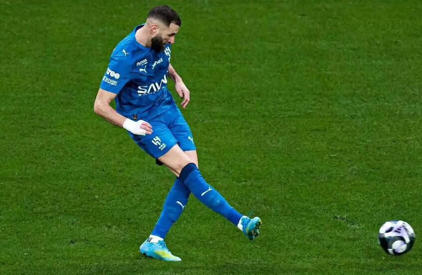 كريم بنزيما يسبب أزمة كبيرة في الهلال السعودي