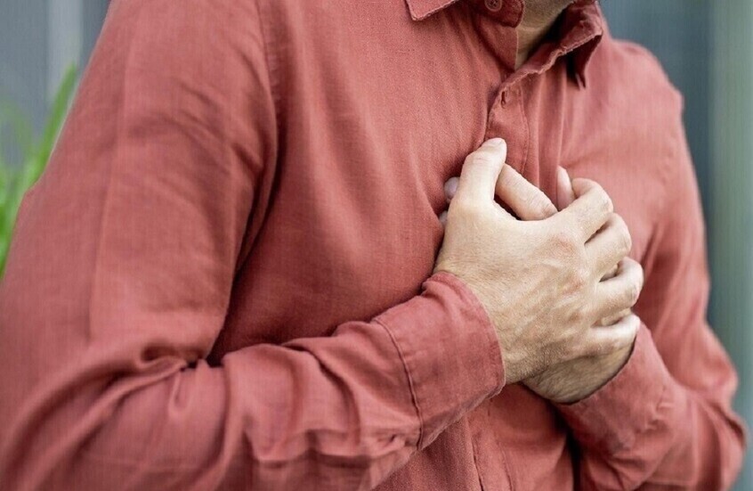 تشابه كبير في الأعراض.. كيف نفرق بين نوبات الهلع وأمراض القلب؟