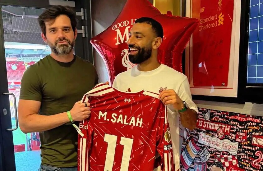 "قرار غير متوقع"..  وكيل محمد صلاح يحسم صفقة انتقال "مو" إلى بشكتاش