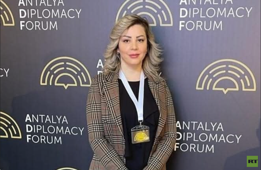 إعلامية سورية تطالب الداخلية بتوضيح ملابسات توقيف أسرتها في ريف إدلب
