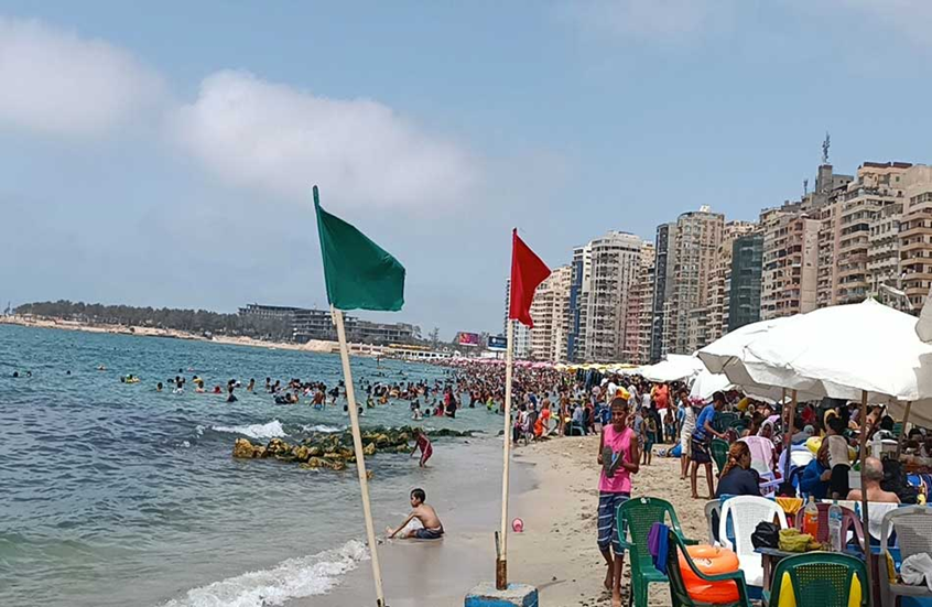 مصر.. اضطراب بحري يغلق الشواطئ بعد تسجيل وفيات بحالات غرق