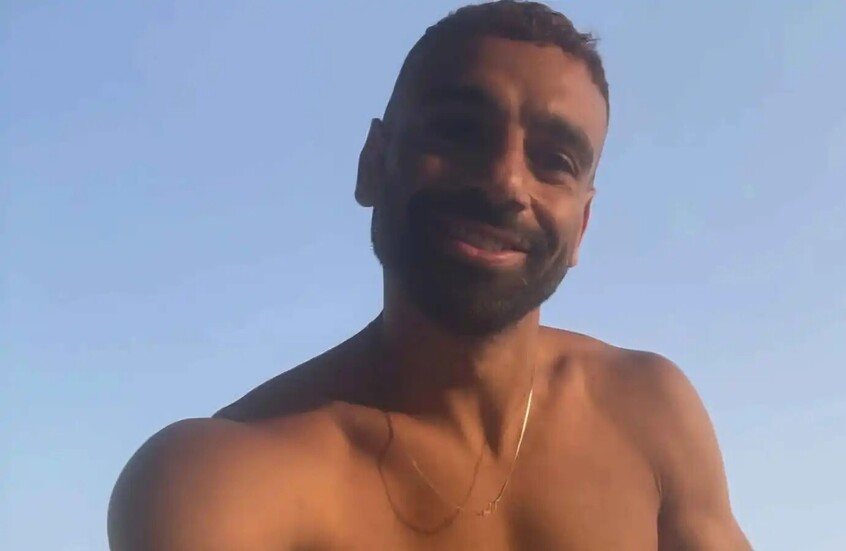 قبل تحديد وجهته المقبلة.. محمد صلاح يستعرض قوته البدنية (صور)