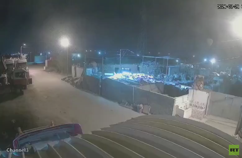 مراسل RT: انفجار داخل أحد مقار "الحشد الشعبي" بمحافظة البصرة وآخر في قضاء الصويرة (فيديو)