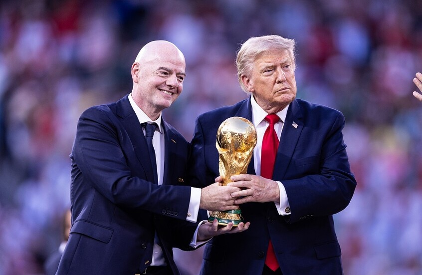 ترامب يعلق على مقترح إنفانتينو "لبيع" كأس العالم لشركة أسسها شقيق صهر الرئيس الأمريكي