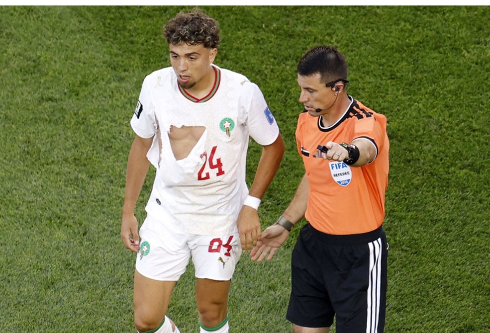 بيان رسمي حول سبب تمزق قمصان منتخبي المغرب ومصر