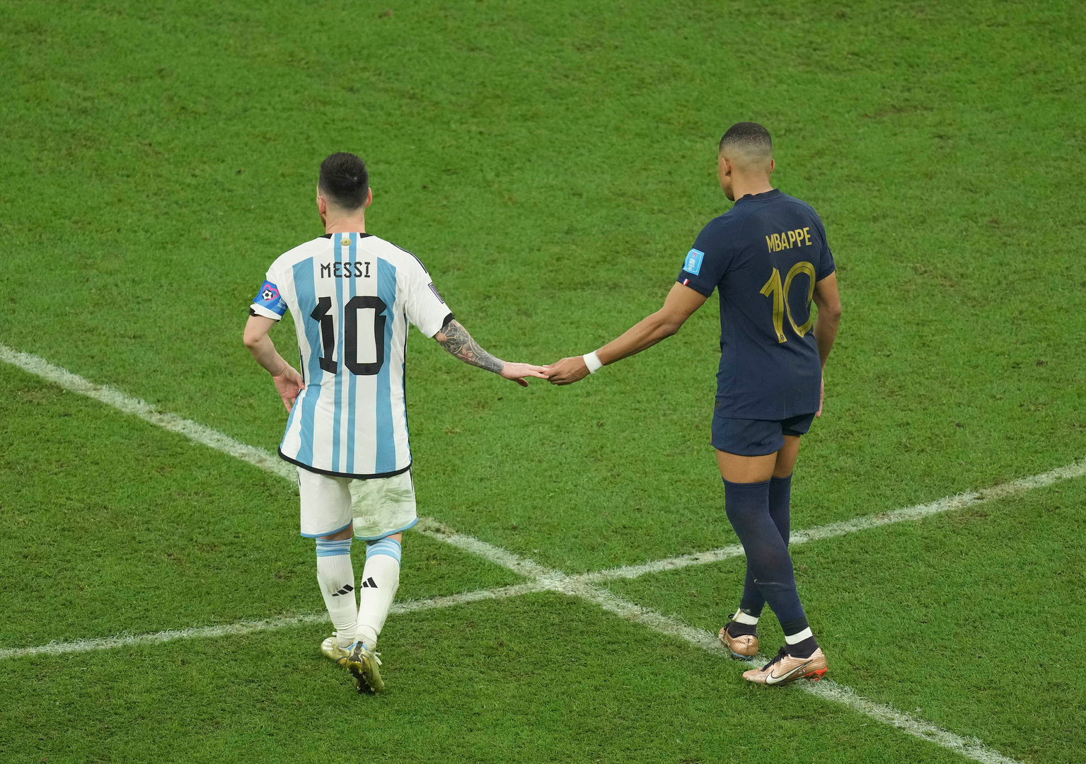 صراع ناري على لقب هداف كأس العالم بين مبابي وميسي