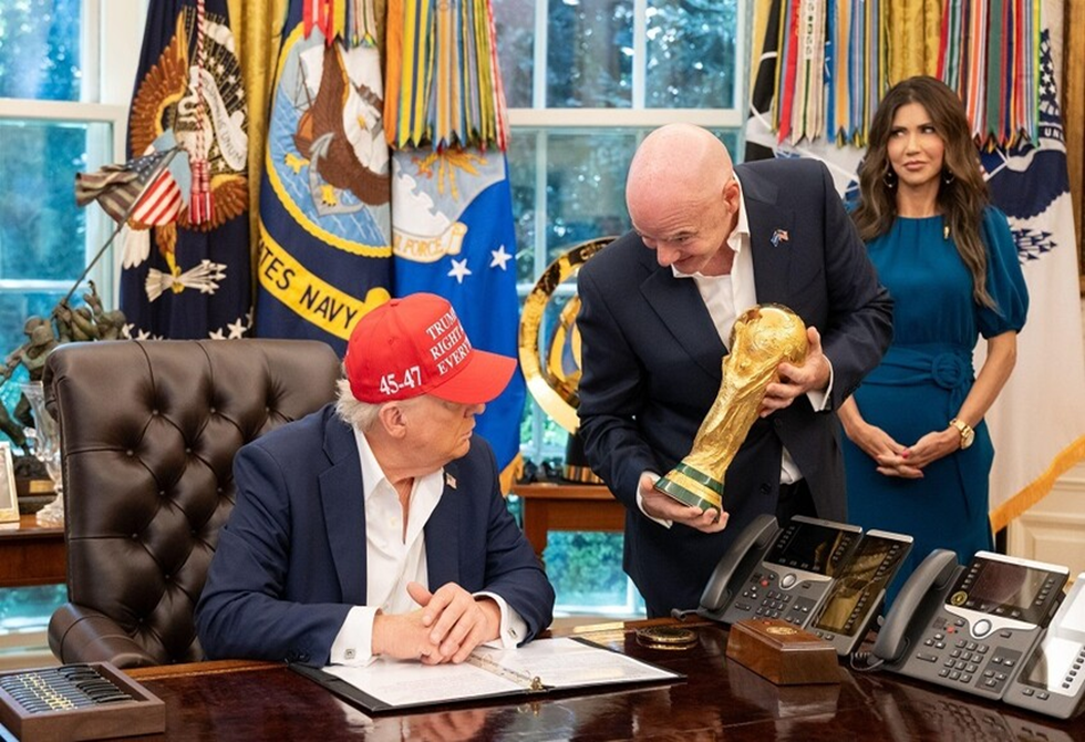 فضيحة كأس العالم.. ترامب يعترف بتدخله لإلغاء طرد بالوغون