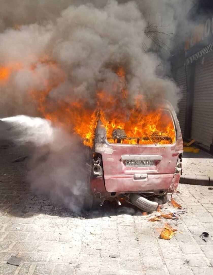 كاميرات المراقبة ترصد سيارة التفجير عقب إفطار ماكرون في دمشق