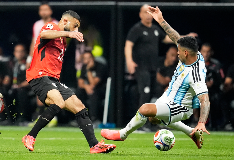 أبو تريكة بعد خسارة مصر: واجهنا ميسي والفيفا والتحكيم.. وأنا عايز حقي! (فيديو)