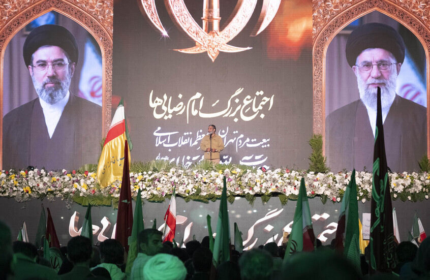 مجتبى خامنئي يتوعد بالثأر من قتلة والده: أحرار من أنحاء العالم سيؤدون قريبا جزءا من مهمة الانتقام