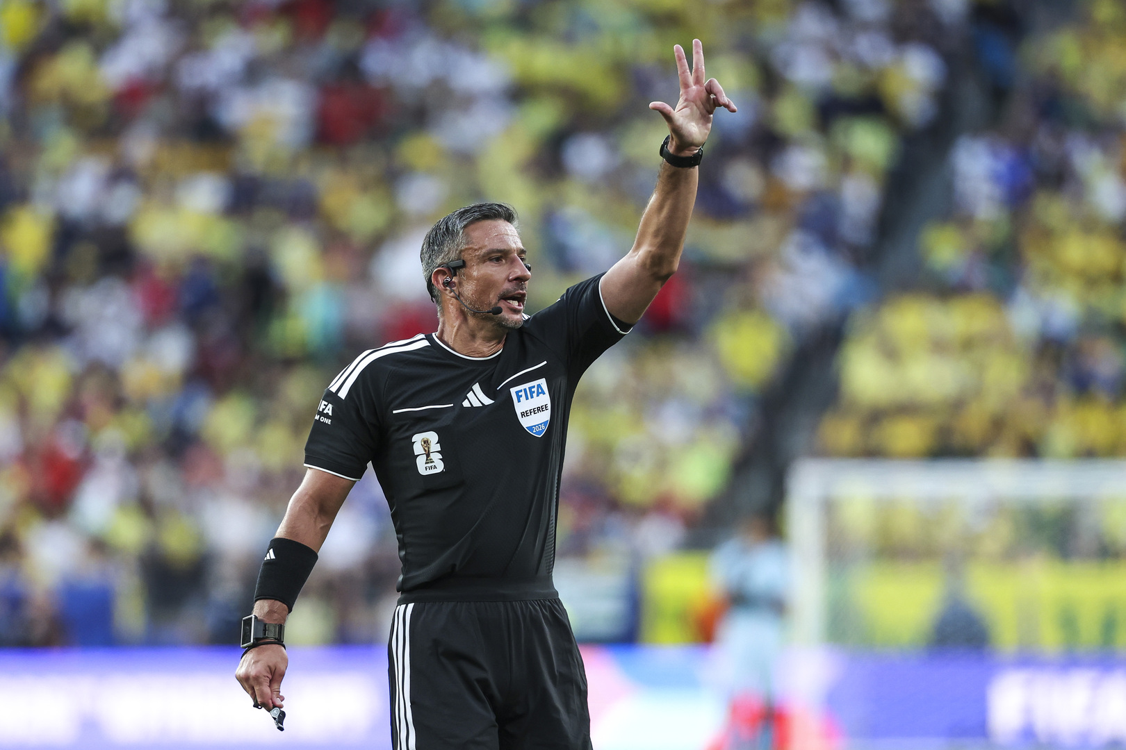 حكم مواجهة نهائي مونديال 2026 ينهار لحظة اختياره (فيديو)