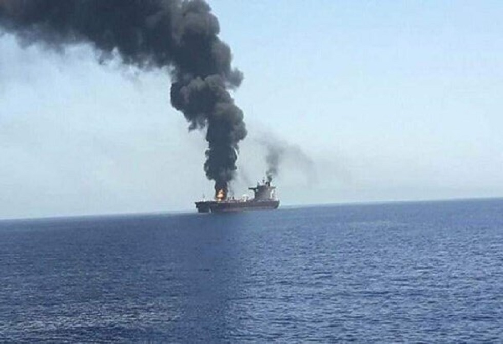 "سنتكوم" تنفي ادعاء الحرس الثوري بأن الاستخبارات الأمريكية قادت ناقلتي نفط إلى منطقة ألغام