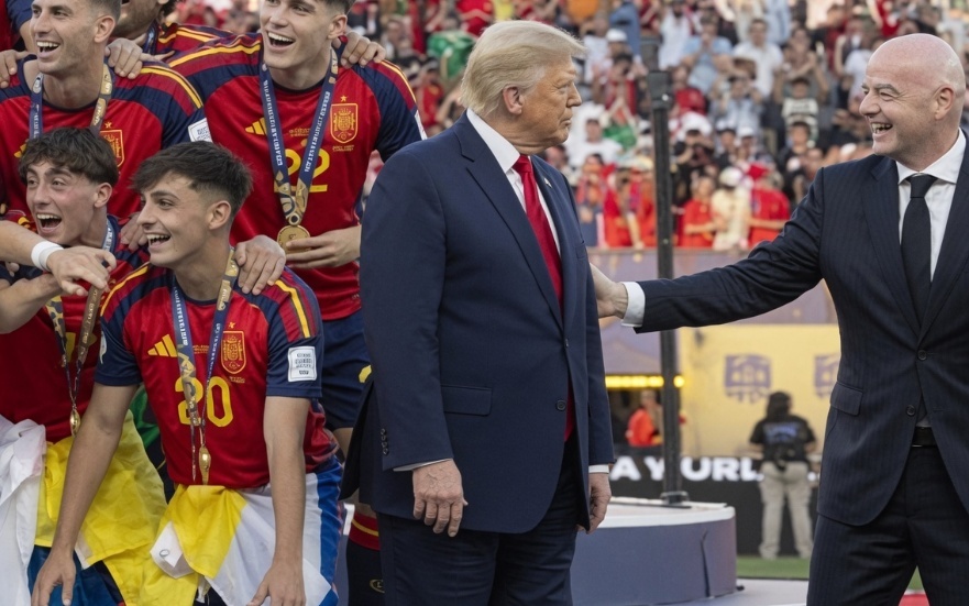 فيفا تستبعد ترامب من الصورة الرسمية لتتويج إسبانيا بكأس العالم