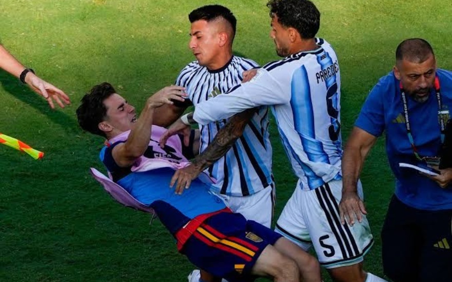 ضحية اعتداء النهائي يفاجئ الجميع.. موقف غافي من عقوبات الأرجنتين