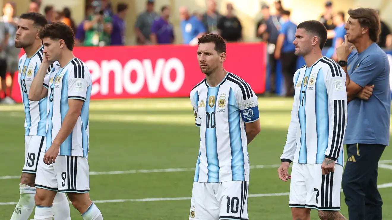 بعد خسارة كأس العالم.. أول لاعب أرجنتيني يعلن رسميا الاعتزال دوليا