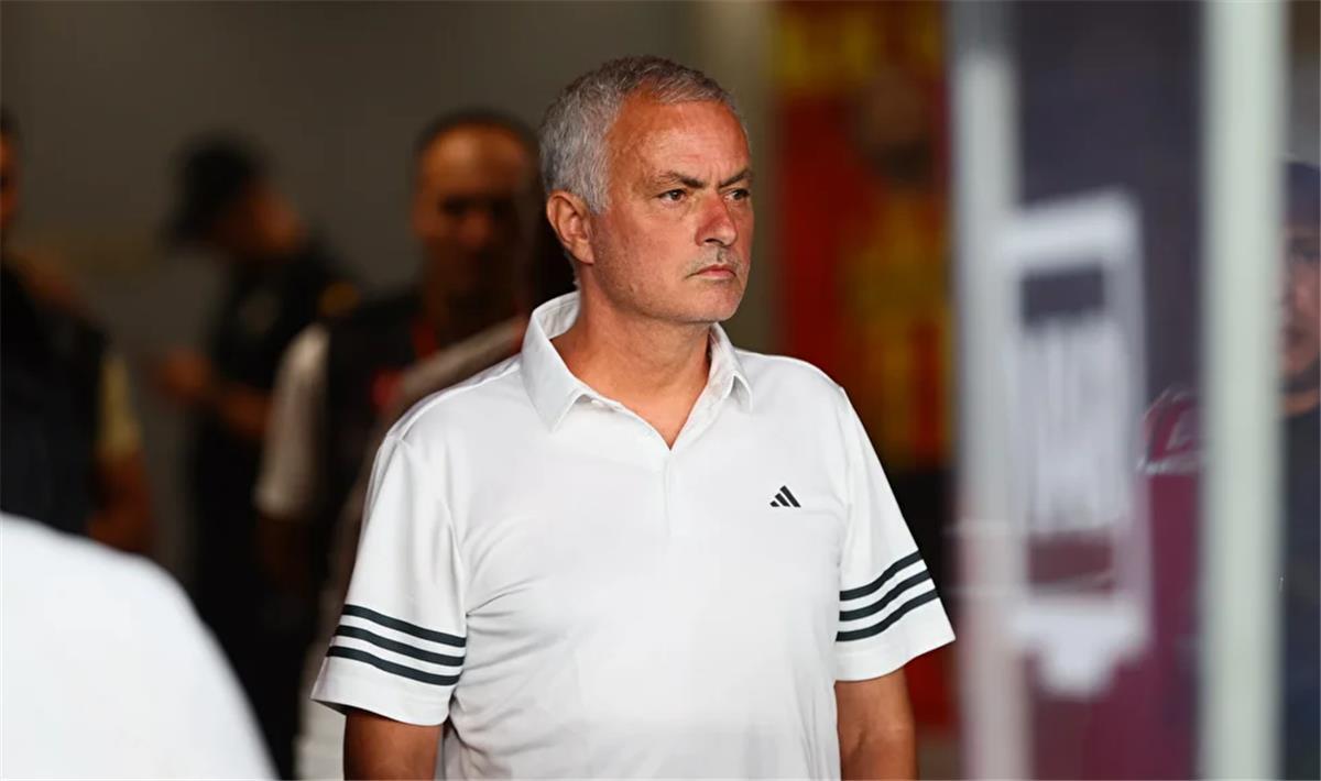مورينيو يصدم نجم ريال مدريد