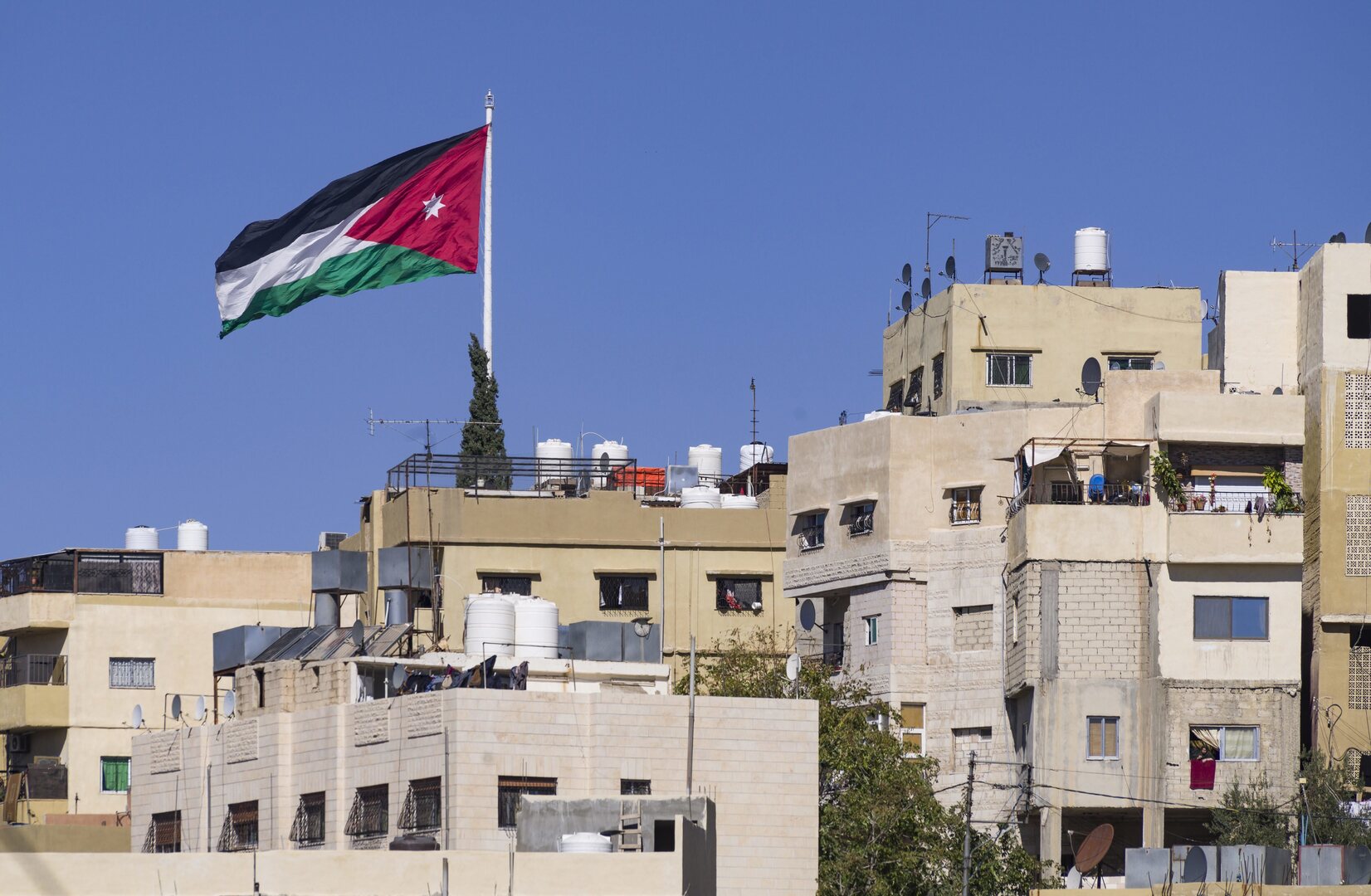 الجيش الأردني: أسقطنا 5 صواريخ إيرانية استهدفت أراضي المملكة