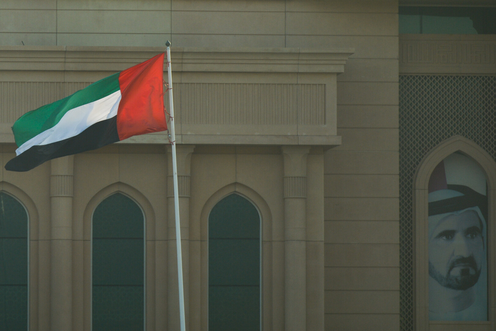 الإمارات تدين الهجمات على السعودية