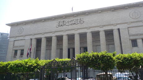 القضاء يؤيد إدانة وزيرة مصرية في قضية سرقة