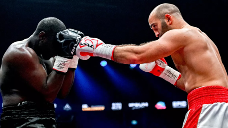 الروسي غاسييف يهزم كاديرو ويحتفظ بلقب بطل العالم للوزن الثقيل