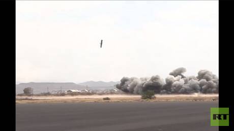 جبهة اليمن تشتعل بعد قصف مطار صنعاء