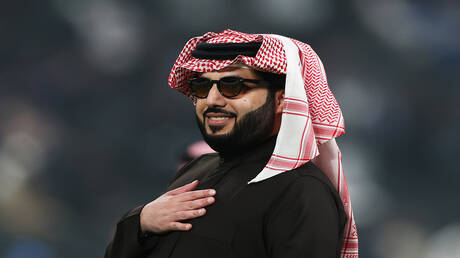 تركي آل الشيخ يقترب من الاستثمار في أحد أعرق أندية إنجلترا