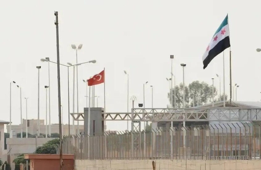إعادة شبان سوريين من الحدود التركية بعد تعرضهم للضرب وسلب ملابسهم