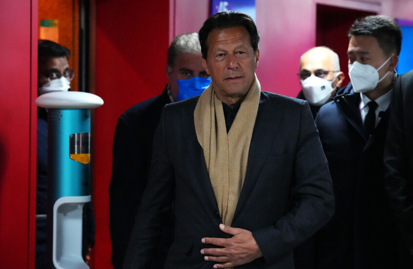 نجلا عمران خان يحذران من تدهور صحة والدهما ويتهمان السلطات بمنعهما من زيارته