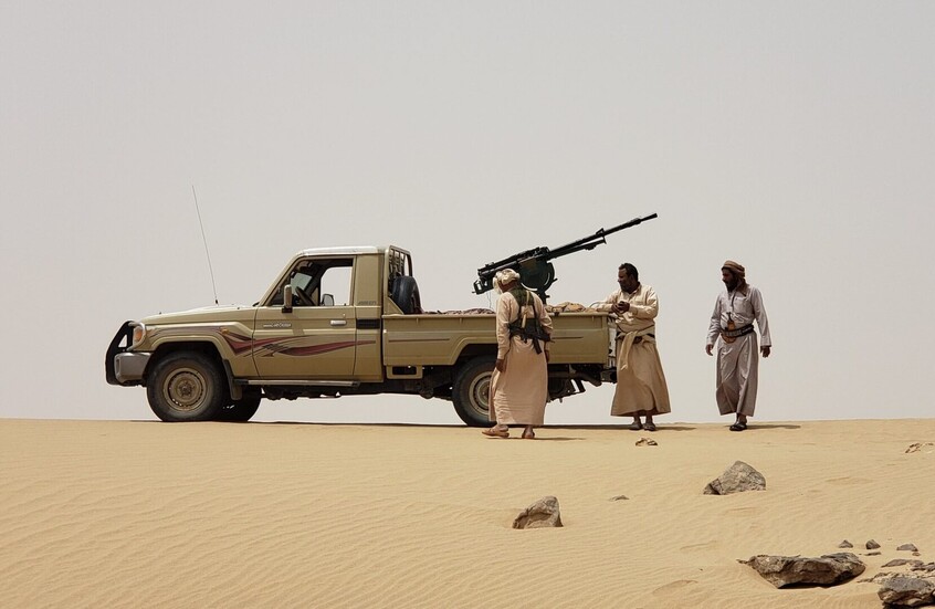 الجيش اليمني يرد على هجمات معسكرات مأرب