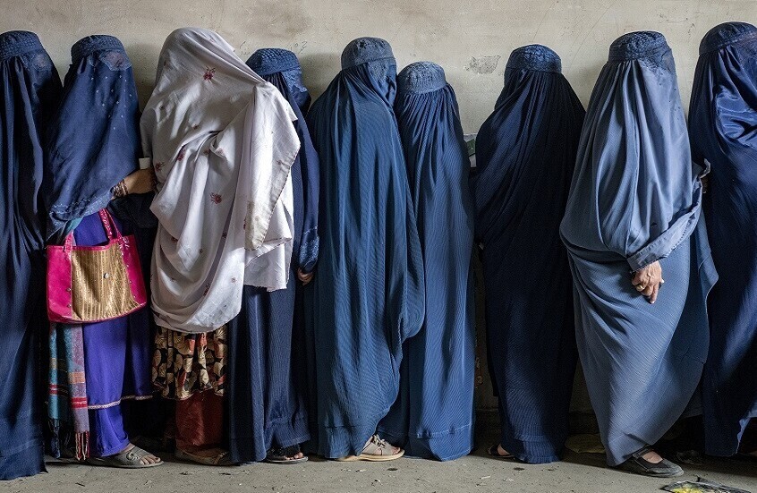 هيئة الأمم المتحدة للمرأة: النساء في أفغانستان نادرا ما يغادرن منازلهن