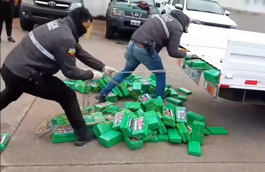 الإكوادور.. ضبط مئات الطرود من الكوكايين تحمل صورة نجم كرة قدم أوروبي
