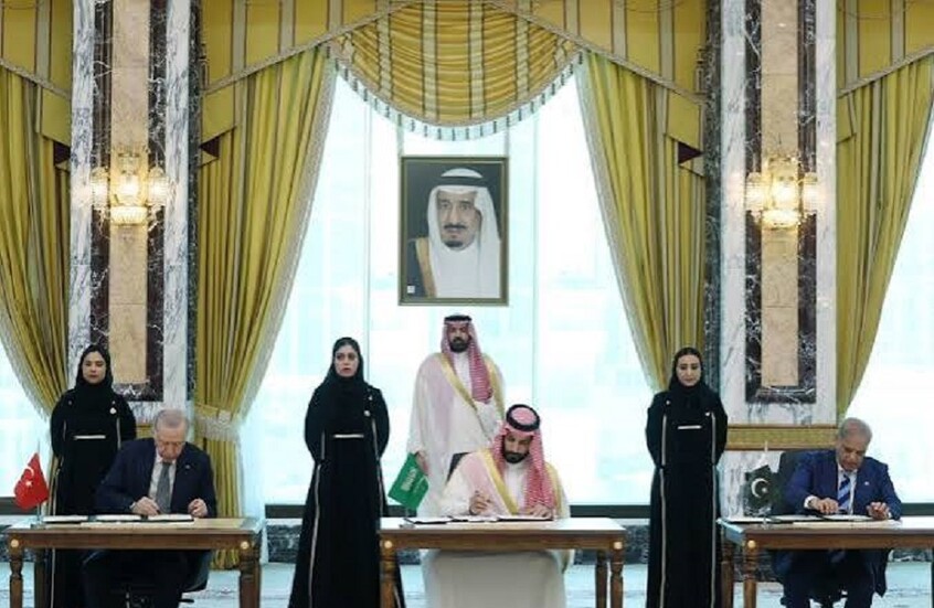 خبير يوضح احتمالات نجاح السعودية بتشكيل نظام جديد في الشرق الأوسط بعيدا عن واشنطن بعد "اتفاقية مكة"