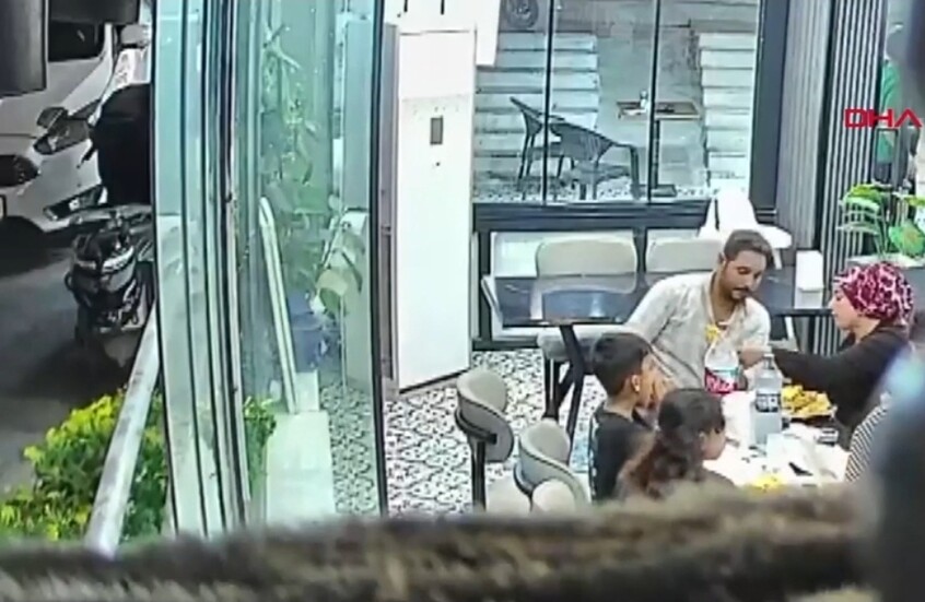 تركيا.. صاحب مطعم ينقذ زبونا من الموت بـ"مناورة هايمليش"