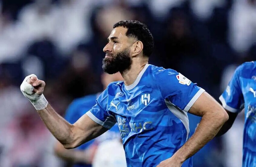 مستقبل بنزيما في خطر.. الهلال السعودي يصدم النجم الفرنسي