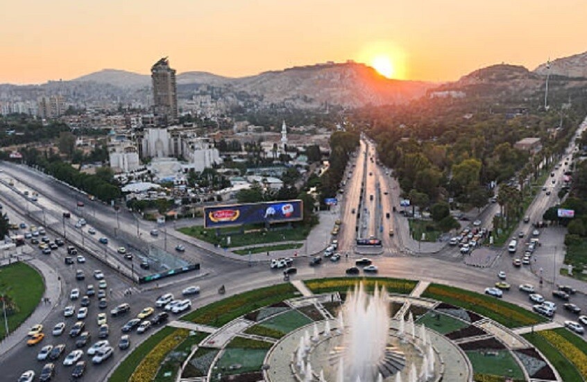 معاون وزير الأوقاف السوري يمنع "حملة الذهبي للحجاب الشرعي" في دمشق (صورة)
