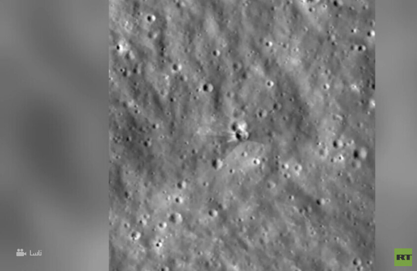 "ناسا" تظهر صورا لآثار اصطدام جزء من صاروخ "فالكون 9" بسطح القمر
