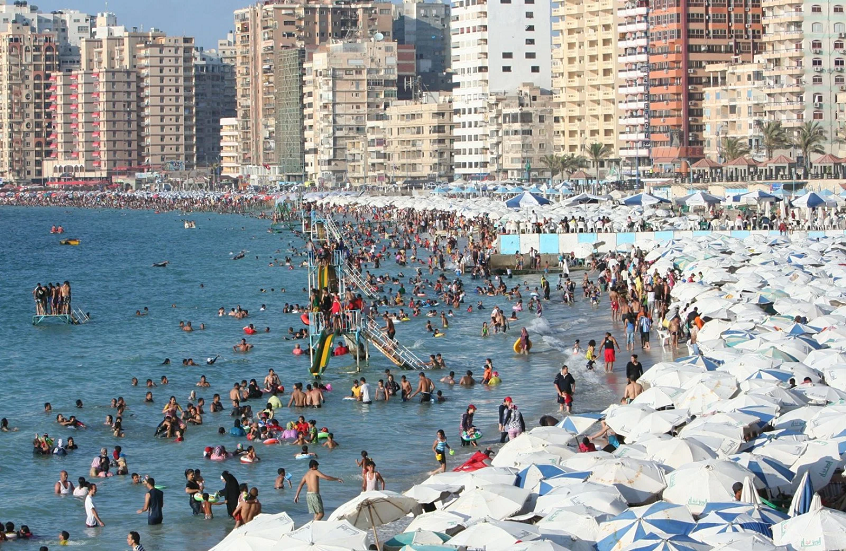 مصر.. قرارات عاجلة للسلطات بعد واقعة مفجعة على شاطئ الإسكندرية