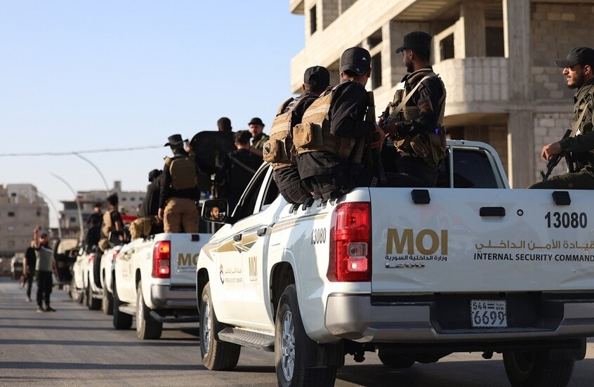 سوريا.. قتيلان و7 مصابين بإطلاق نار على حافلة طلابية في ريف حلب الغربي